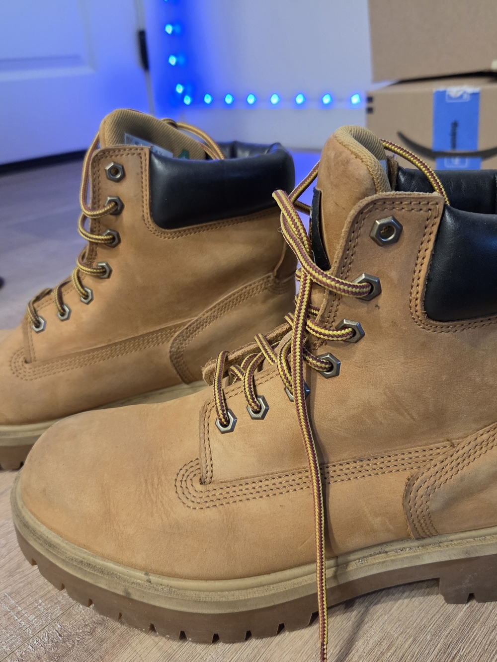 Men's Size 9 Timberland 6" Boots - Picture 3 of 5